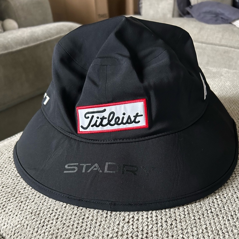 Titleist StaDry Bucket Hat - Men’s size L/XL
